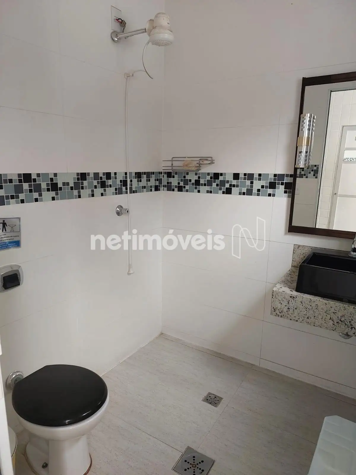 Banho 1 da Área de Lazer