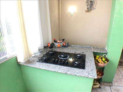Cozinha com Fogão de Bancada 