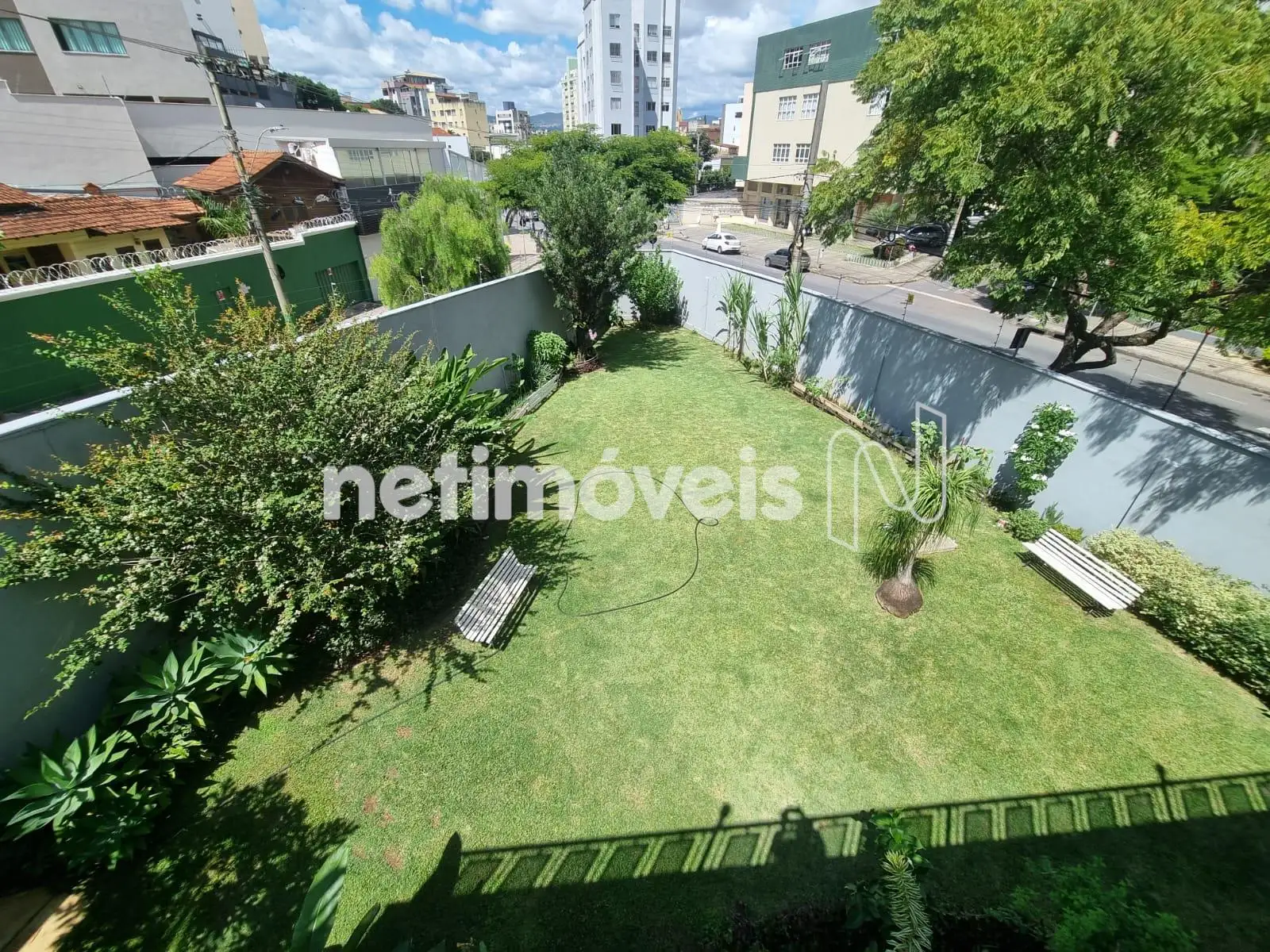 Área Livre com Jardins