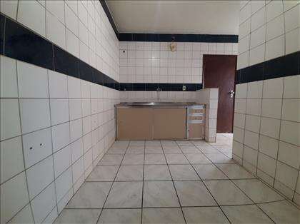  COZINHA C/ ARMÁRIO 