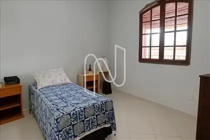 Quarto 02 a direita da sala de jantar 