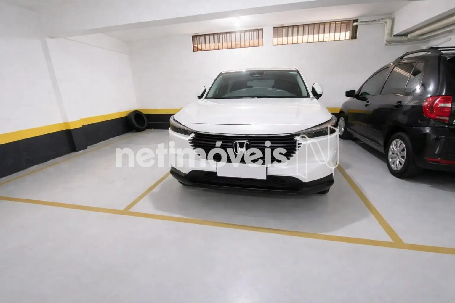 Uma das vagas de garagem