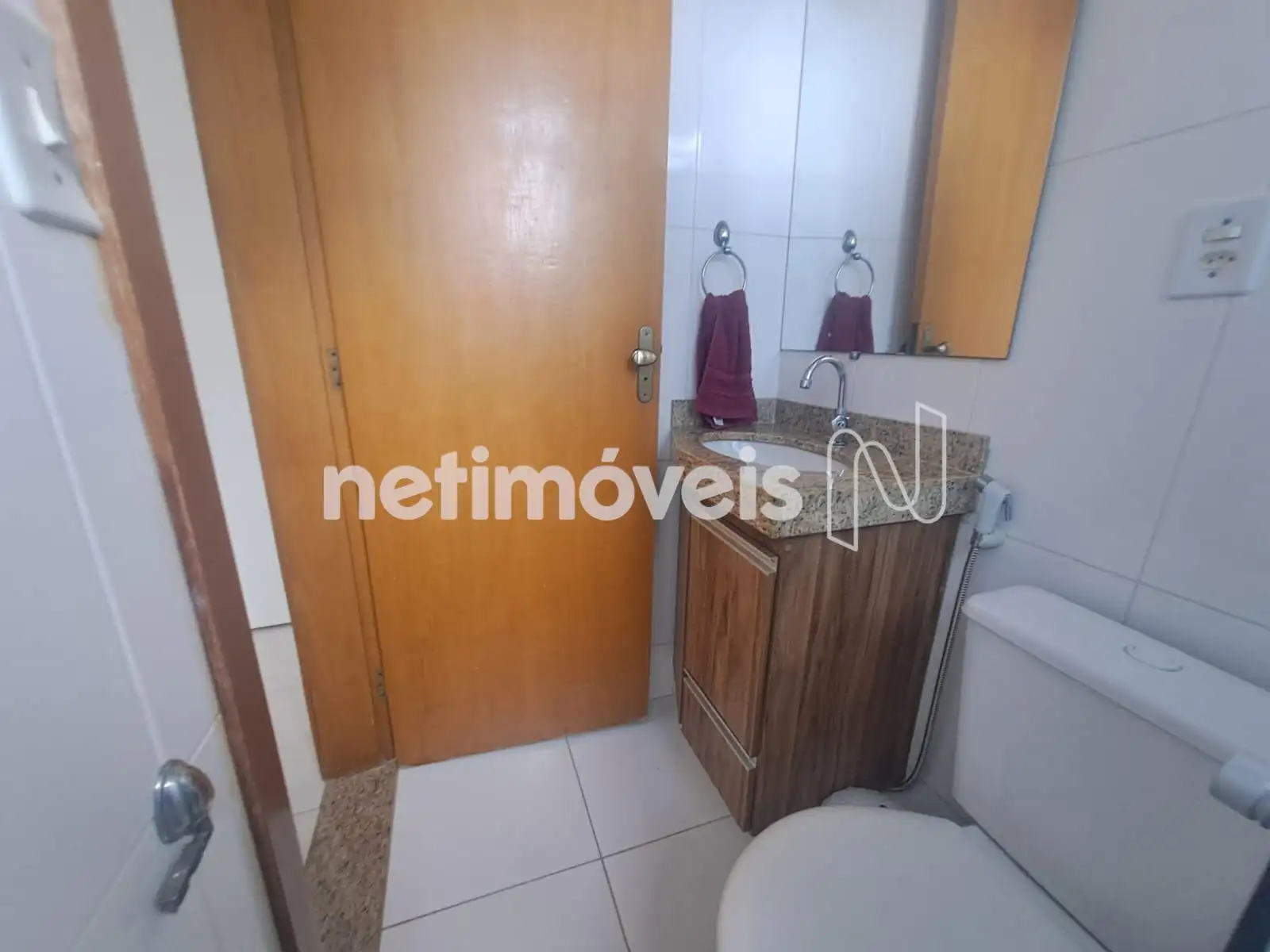 Banheiro suíte quarto 01