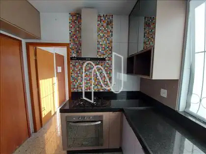 Cozinha fogão e coifa 