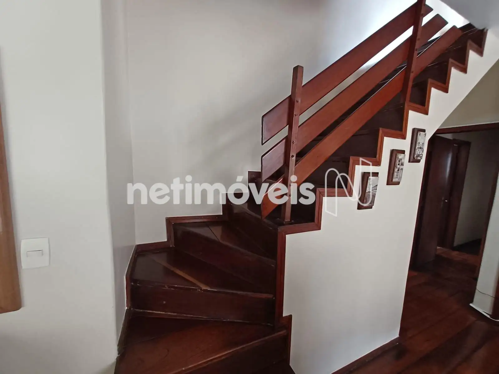 Escada Acesso 02° Nível