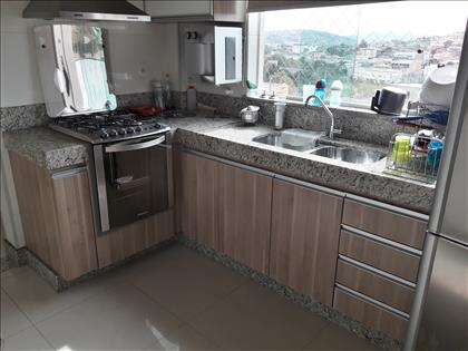 Cozinha com Armários