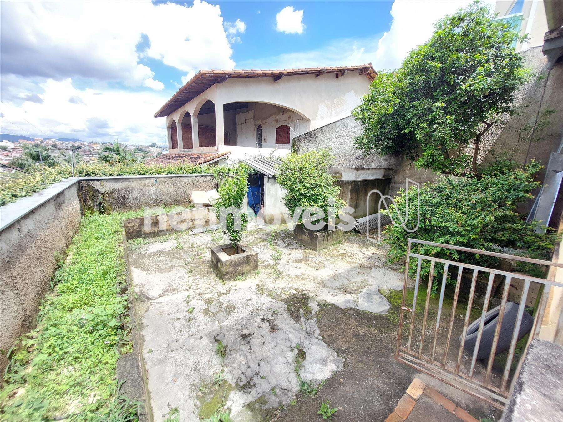 Quintal dos fundos da casa