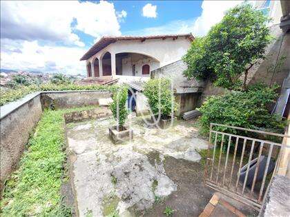 Quintal dos fundos da casa