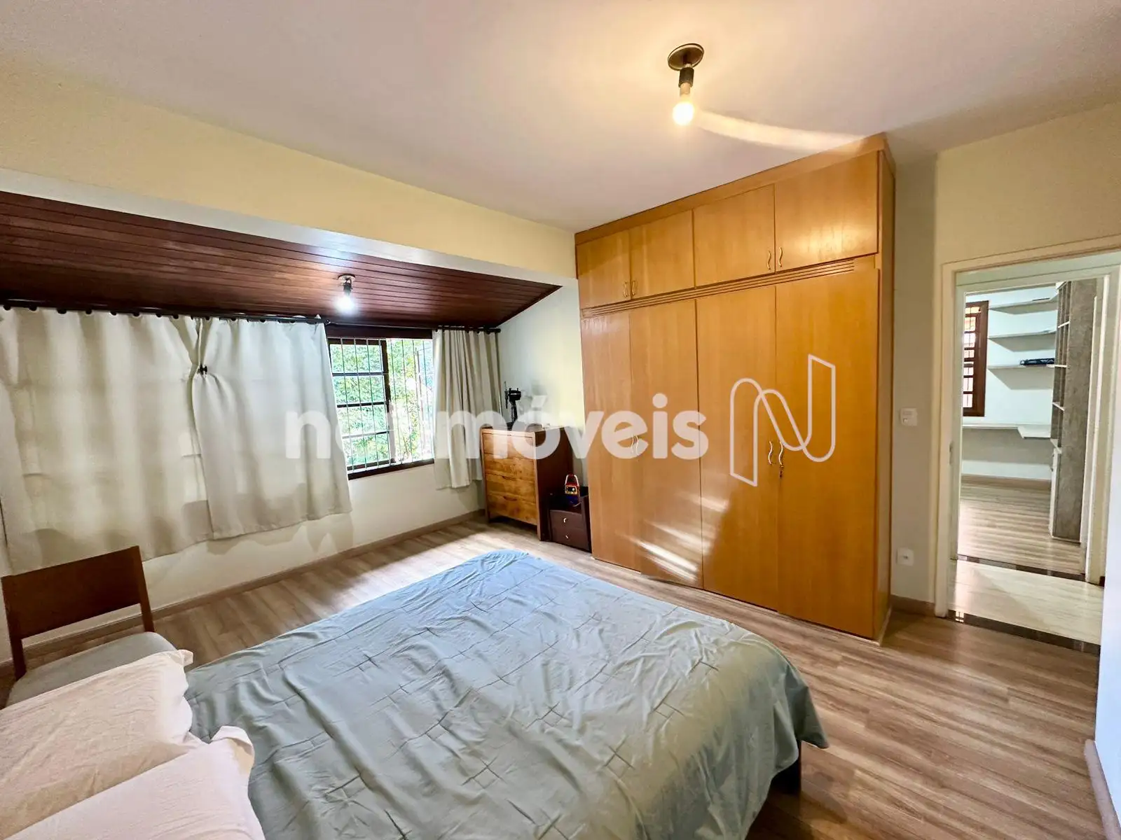 Quarto suítecom armários