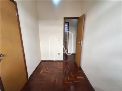 Quarto (Reversível) (Outro Ângulo) 