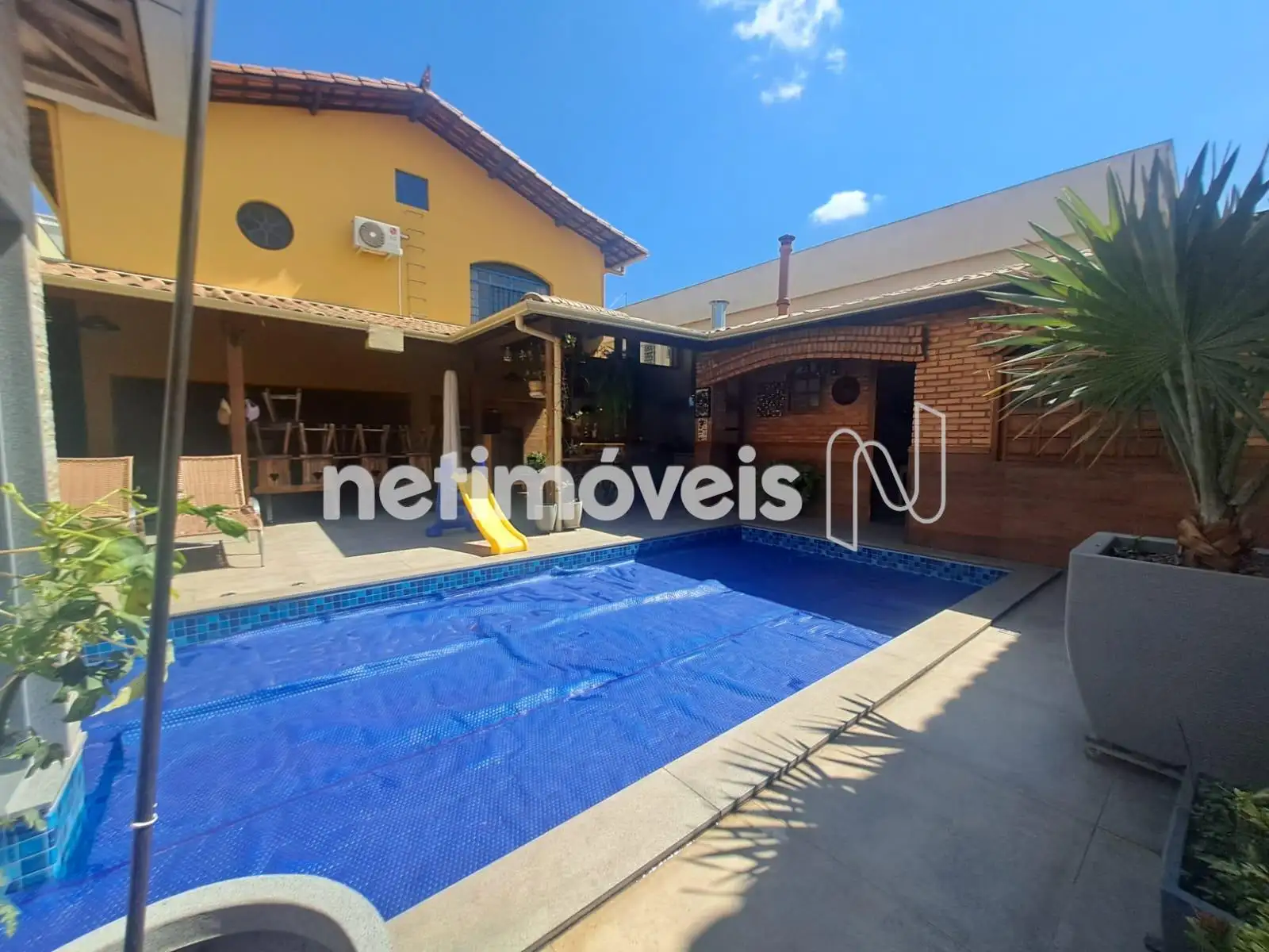 Área de Lazer - Piscina