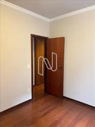 2º quarto com vista pra circulação/rouparia