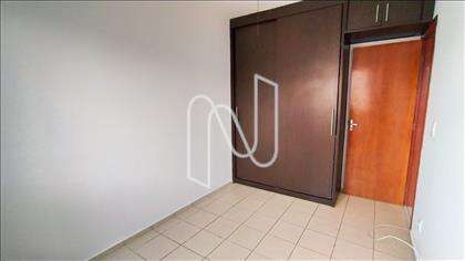 Quarto 02 com armário