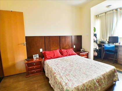Quarto Suíte Com Cabeçaria e e Escrivaninha