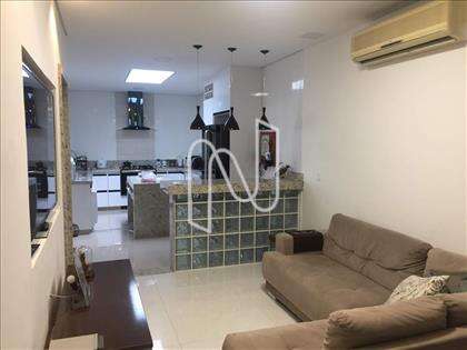 Casa principal sala com cozinha americana 