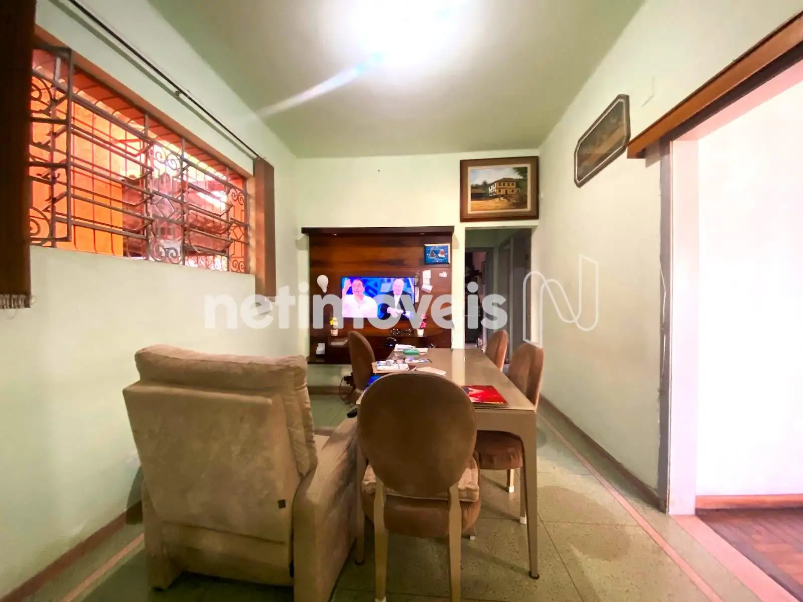 Sala de jantar outro ângulo