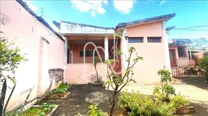 Frente da casa outro ângulo 