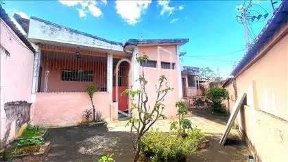 Frente da casa outro ângulo 