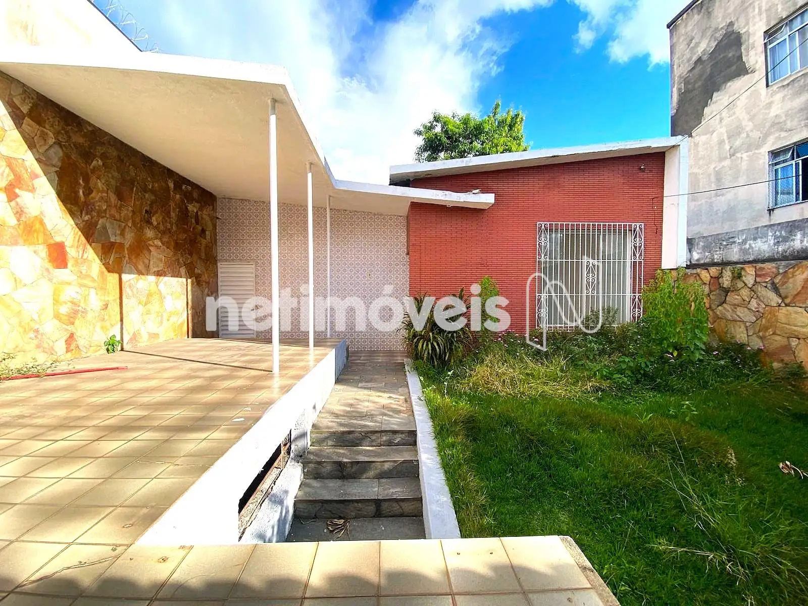 Alpendre, frente da casa