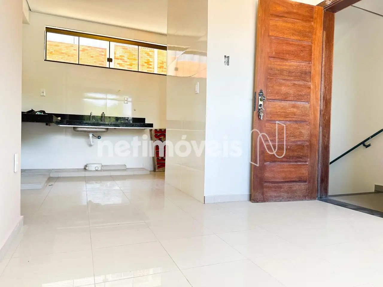 Sala / Cozinha de outro ângulo 