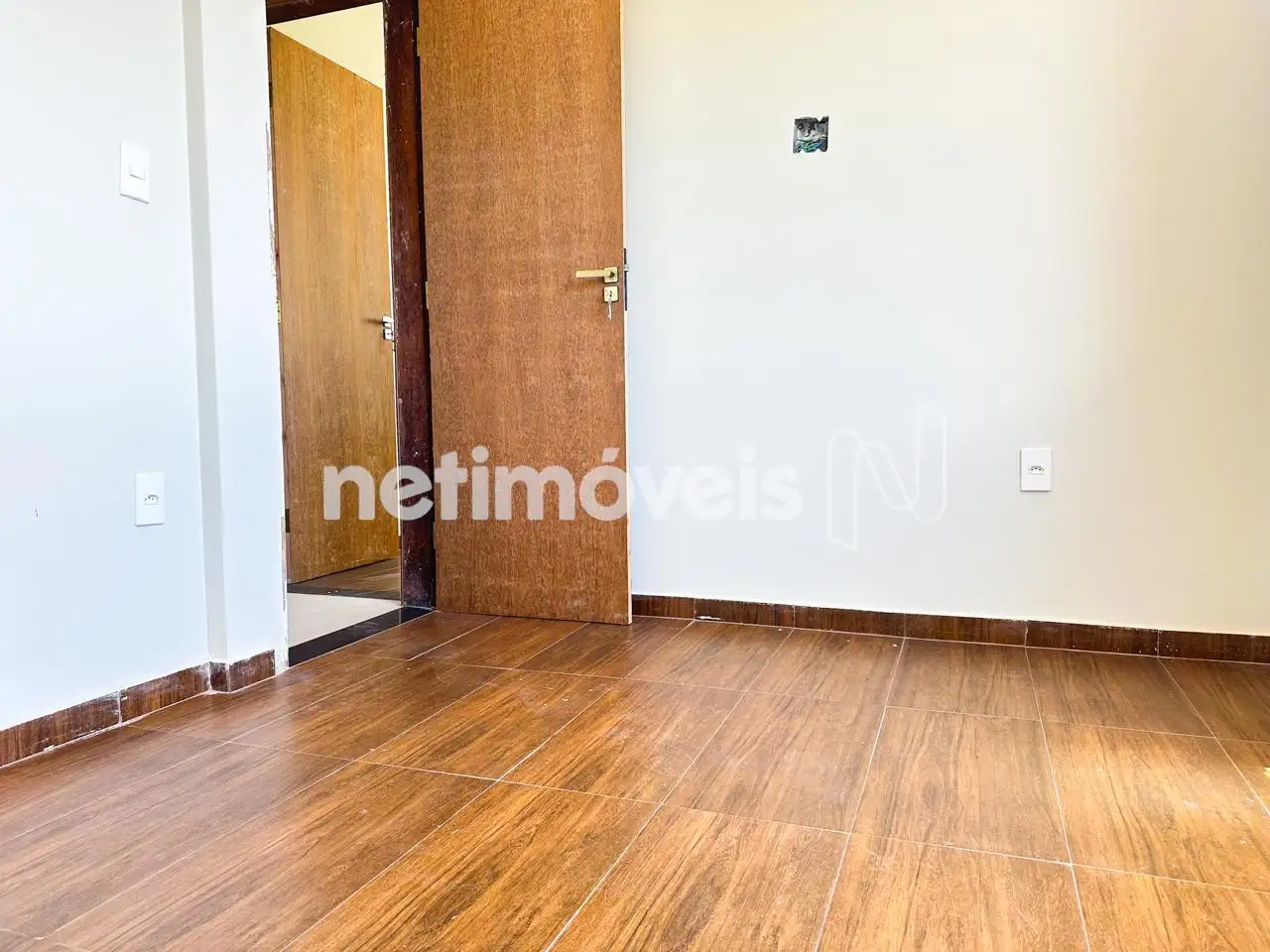 Quarto 01de outro ângulo