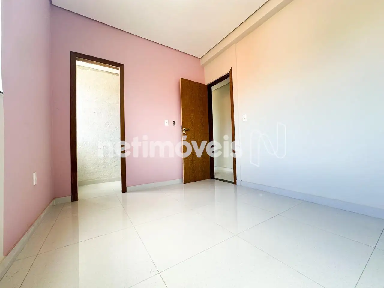 Quarto 01 com closet 