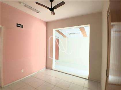 SALA DE ESPERA OUTRO ÂNGULO 