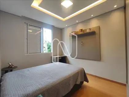 Quarto 02 (à direita)  