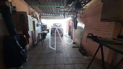  Garagem coberta