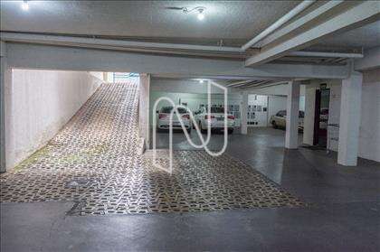 Vagas de garagem paralelas cobertas