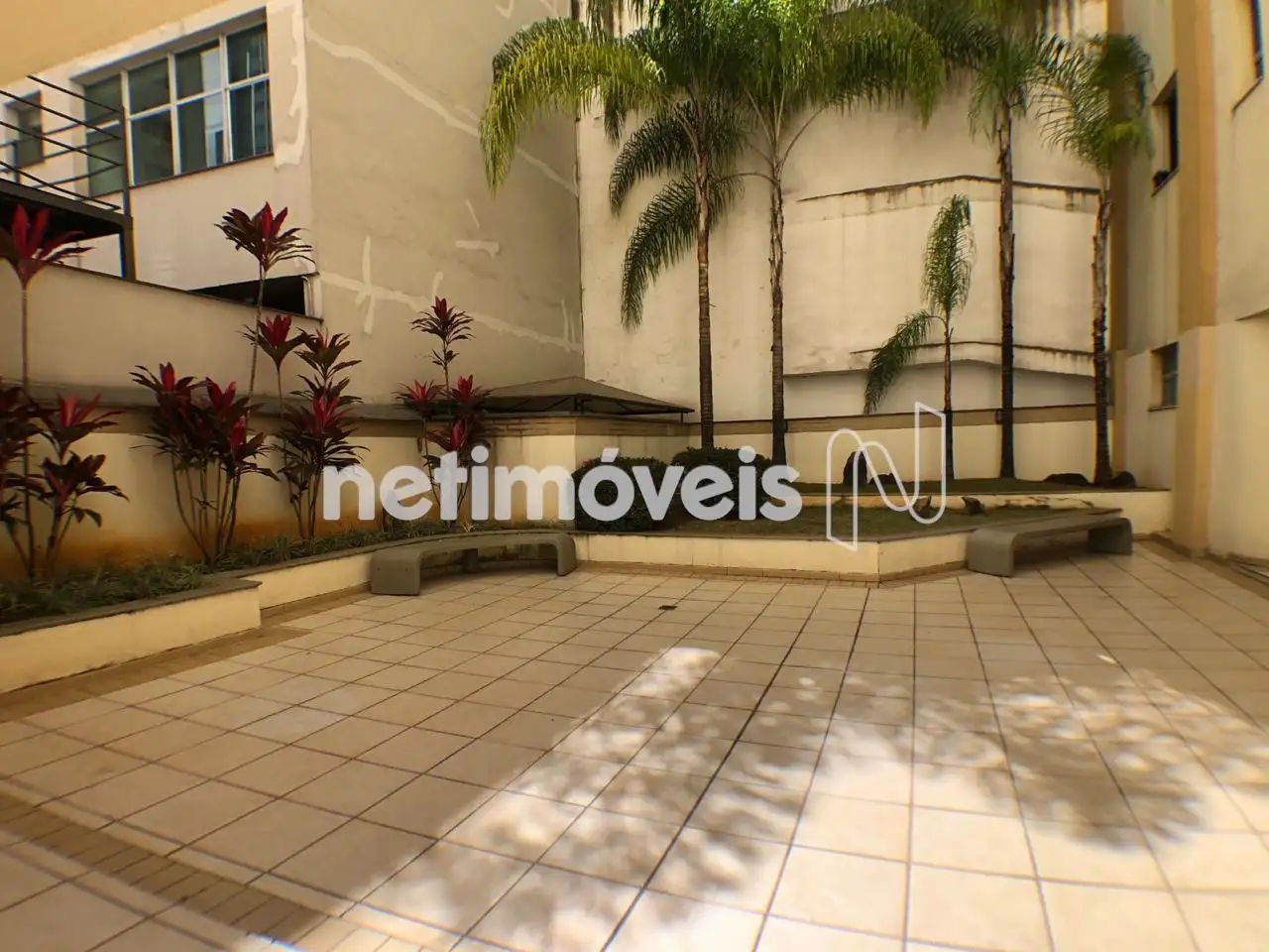 Prédio - Área Livre