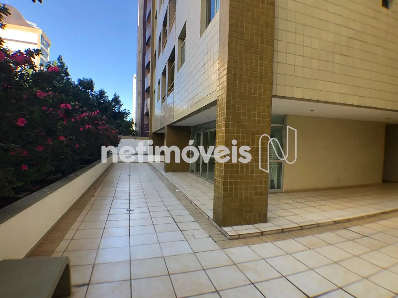 Prédio - Área Livre