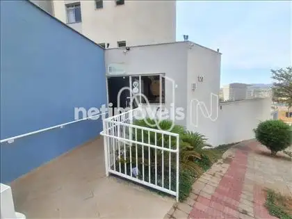  Entrada social (externa) 