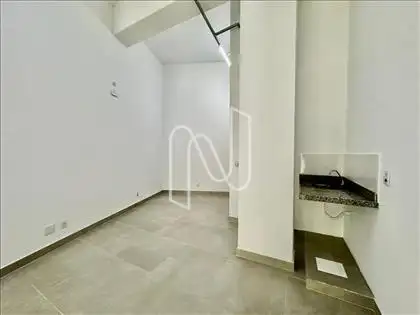 Loja F4 