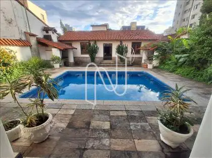 Piscina (Outro Ângulo) 