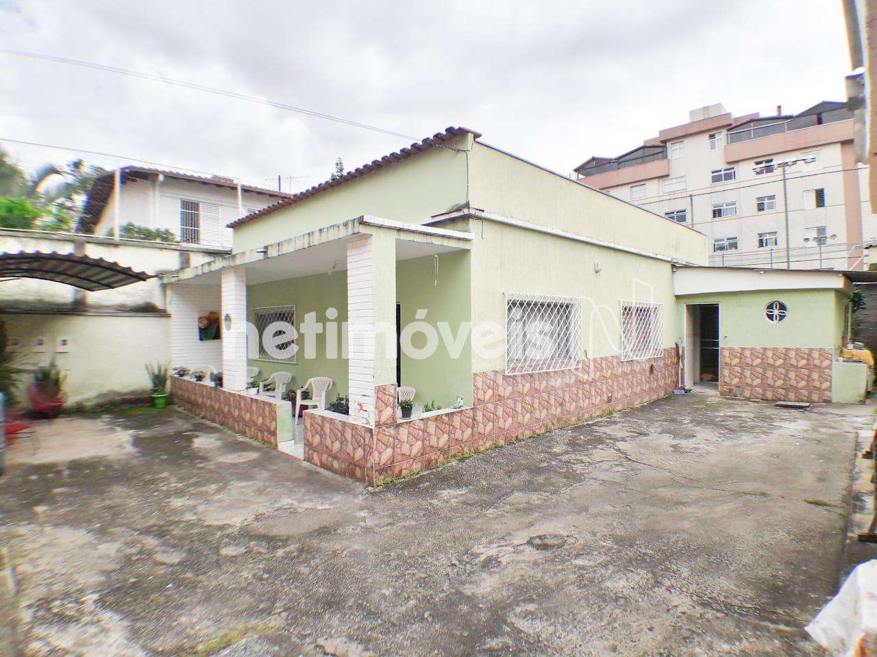 Ótima casa em lote de 380m² 