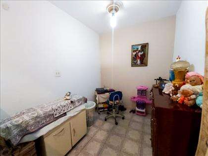 Quarto 03 muito bem distribuido 