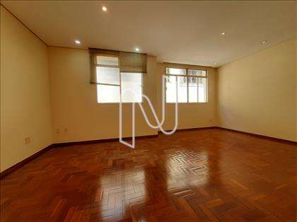 Sala mais um ângulo  