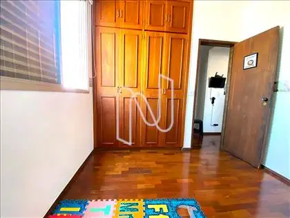 Quarto 2 outro ângulo 