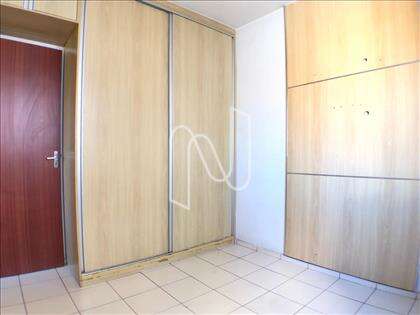 Quarto 1 com Armários