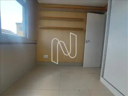 Prateleiras Quarto 2 