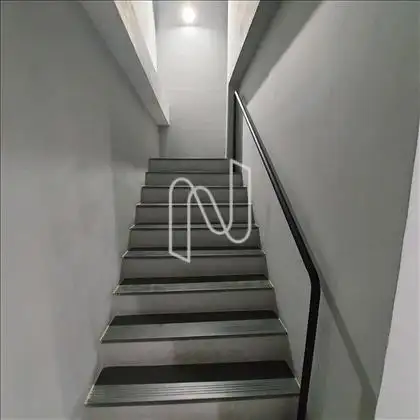 Escadas acesso ao 2° nível 