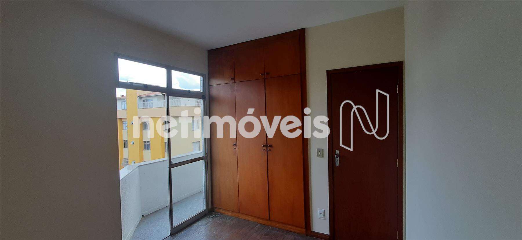 Quarto 1 com Varanda 