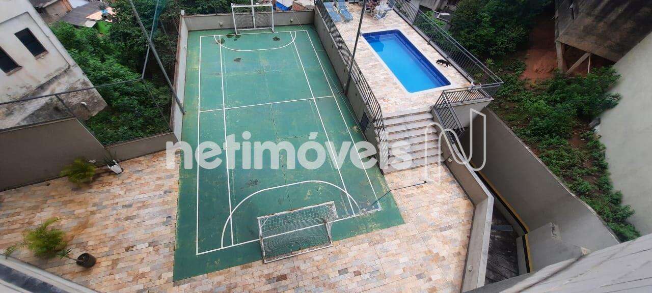 Quadra de esporte e Piscina