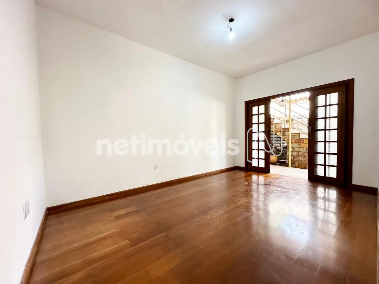 Casa para comprar com 399 m², 5 quartos, 5 banheiros, 4 vagas em Rua Barão de Leopoldina, Alto dos Pinheiros, Belo Horizonte