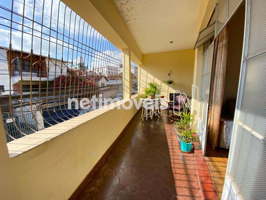 Casa 2º Nível - Varanda Frontal