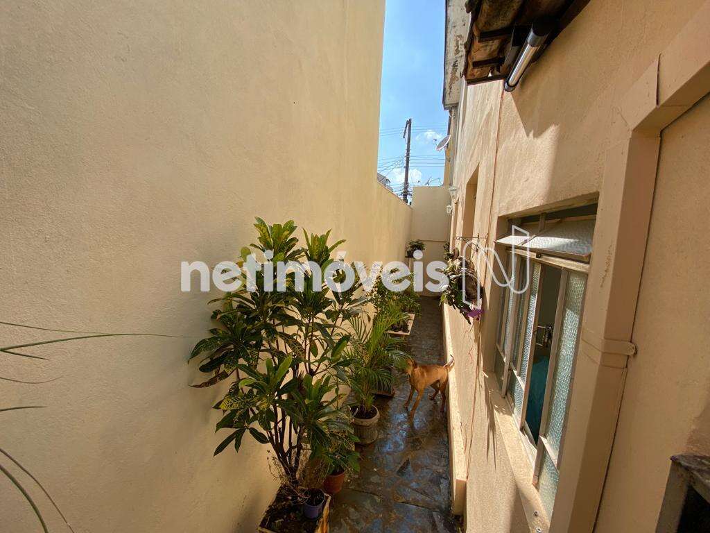 Casa 1º Nível - Circulação externa lateral 