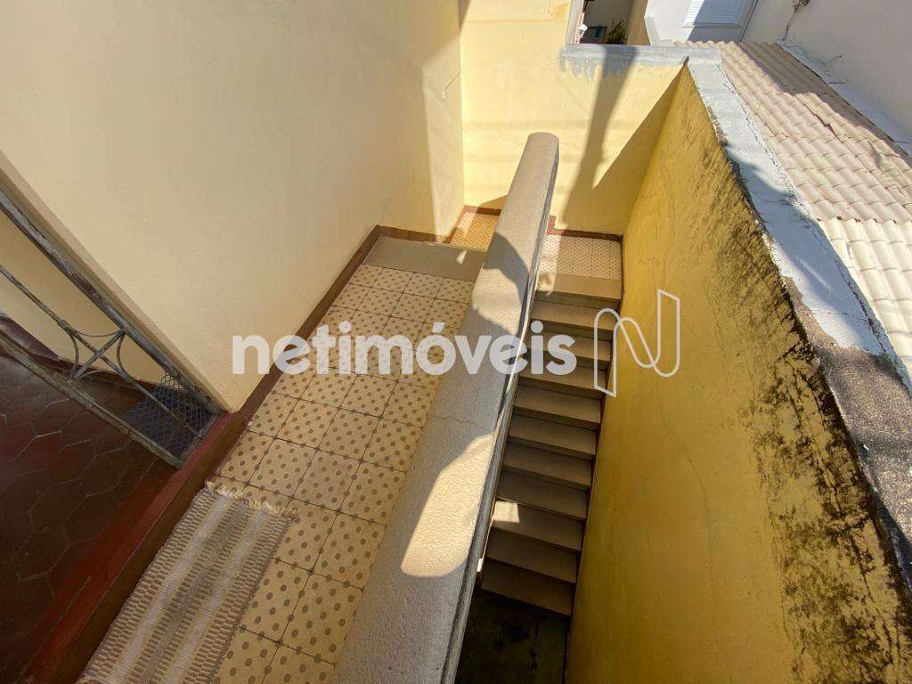 Casa 2º Nível - Escada de acesso