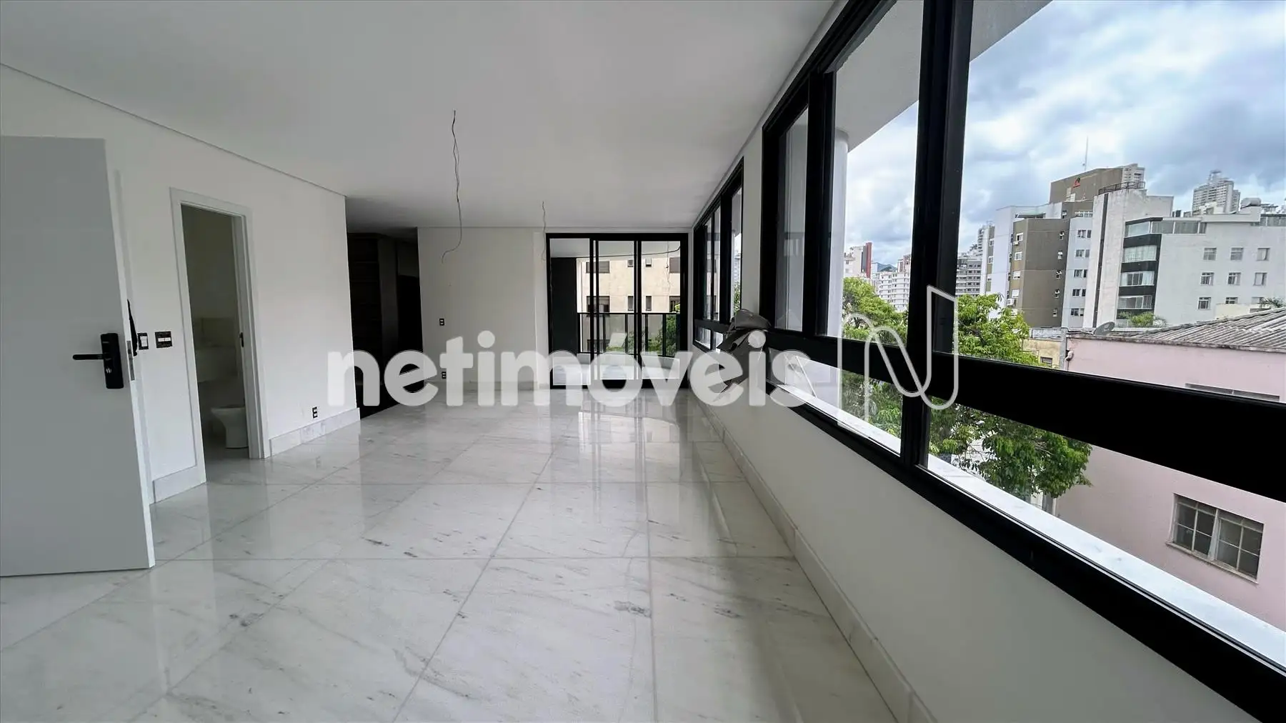 Salão para 03 ambientes