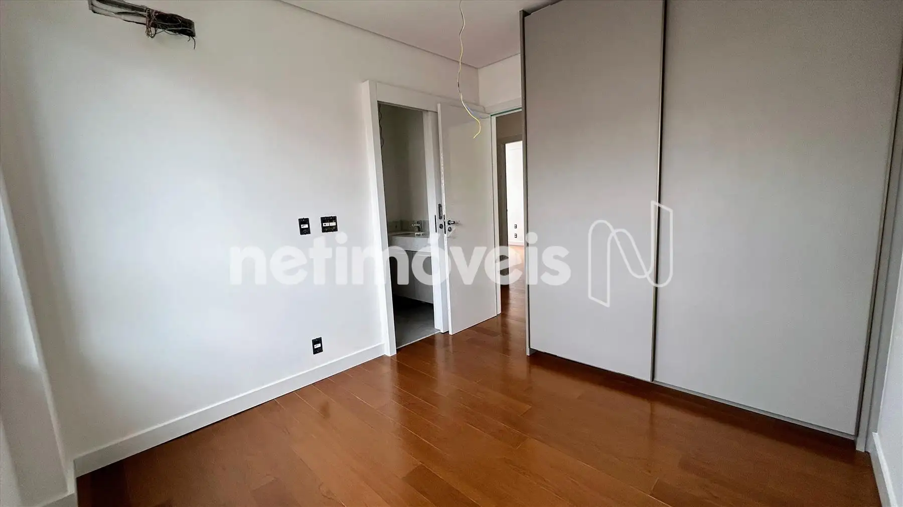 Quarto Semi Suíte 01